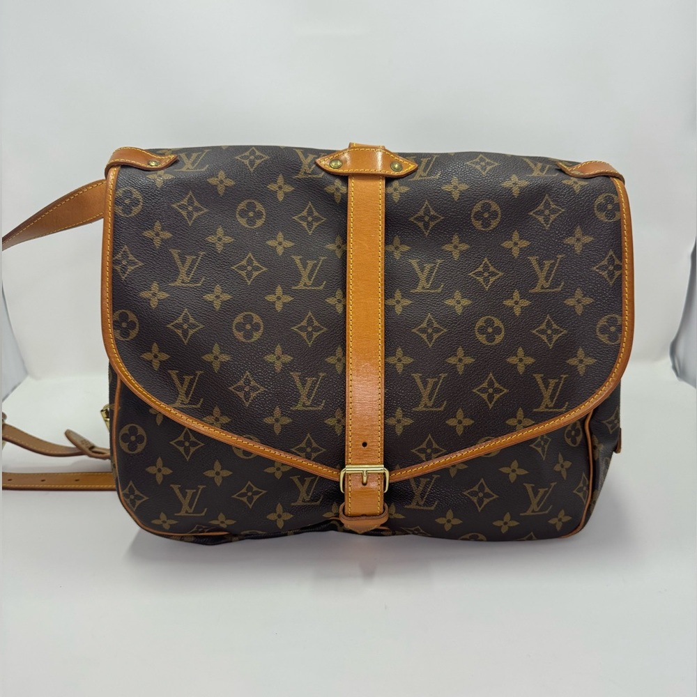 Louis Vuitton Saumur 35